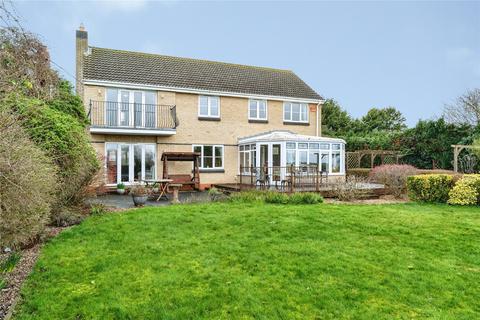 5 bed property, in Cathedral View, £795,000