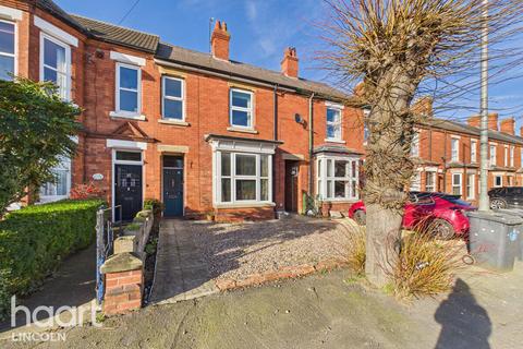 4 bed property, in Grantham Road, £230,000