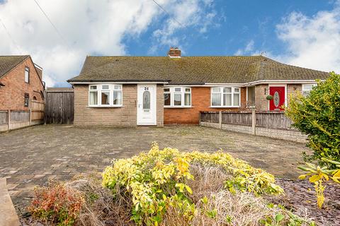 2 bed property, in Langdale Drive, £210,000