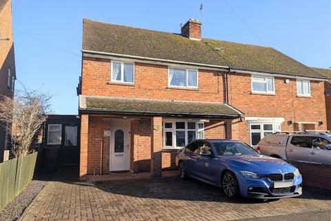 5 bed property, in Babington Road, £300,000