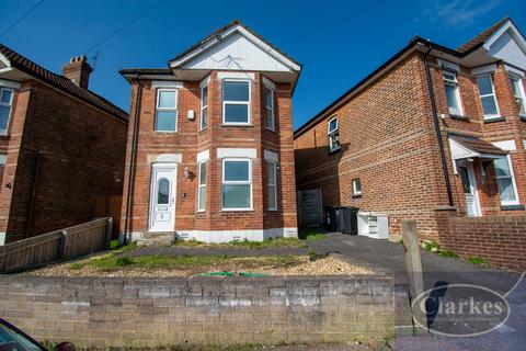 3 bed property, in Muscliffe Road, £290,000