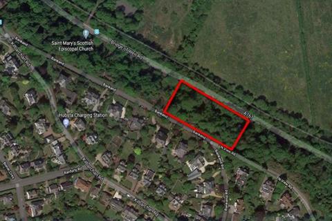 Studio, in 1.5 Acre Site, £3,000