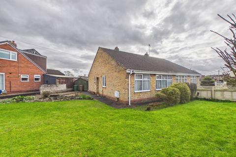 2 bed property, in Howe Lane, £170,000