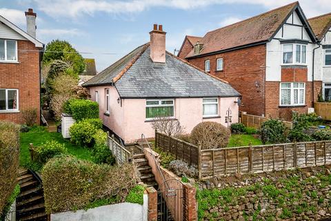 2 bed property, in Greenway Lane, £375,000