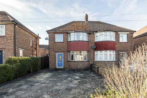 3 bed property, in Riverside Road, £510,000