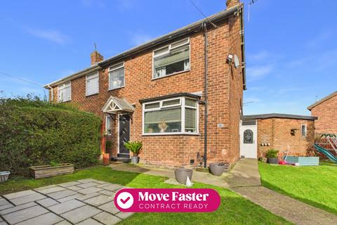 3 bed property, in The Close, £225,000