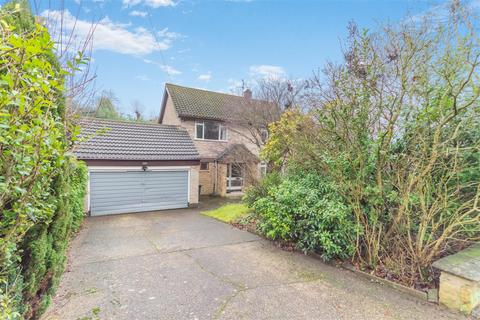 4 bed property, in Denbury Road, £450,000