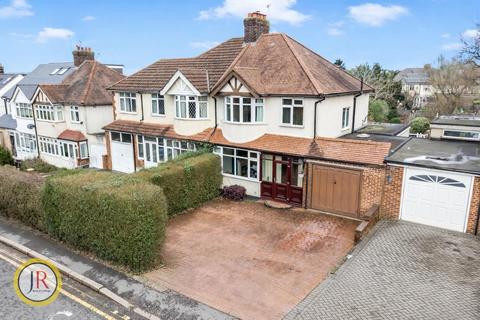 3 bed property, in Mutton Lane, £699,950