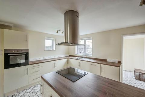 2 bed property, in Wharf Road, £150,000