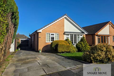 2 bed property, in Holly Grove, £265,000