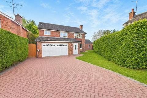 4 bed property, in Old Bedford Road, £825,000