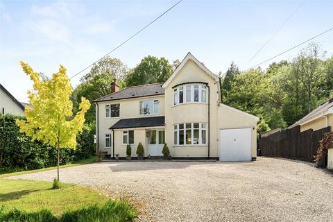 3 bed property, in Battleton, £660,000