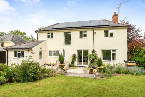 3 bed property, in Battleton, £600,000