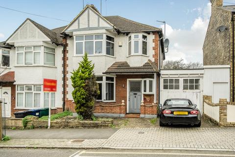 3 bed property, in Naylor Road, £800,000