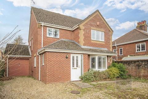 4 bed property, in Earlham Road, £525,000