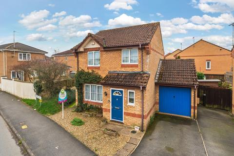3 bed property, in Wester-Moor Drive, £265,000