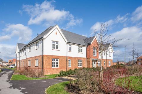 2 bed property, in Cassia Road, £250,000