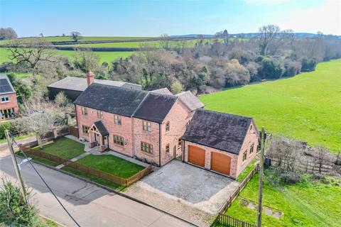 6 bed property, in Main Street, £750,000