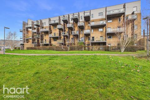 1 bed property, in Rustat Avenue, £300,000
