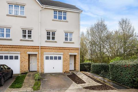 4 bed property, in Kingsquater, £600,000