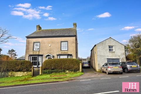 4 bed property, in Rampside Road, £695,000