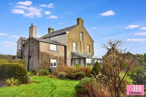 4 bed property, in Rampside Road, £695,000
