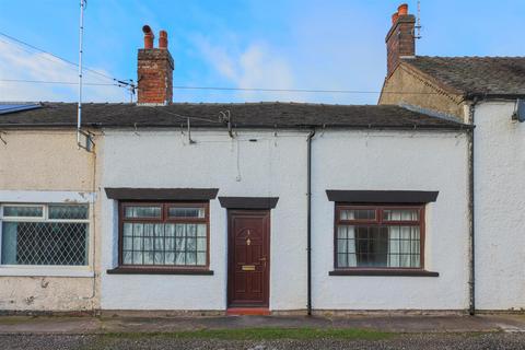 2 bed property, in Donkey Lane, £119,950