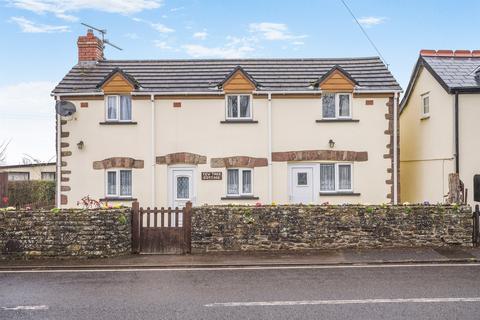 2 bed property, in Llansoy, £310,000