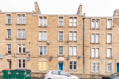 1 bed property, in Milnbank Road, £78,400