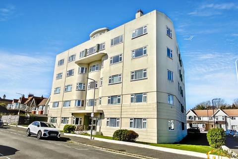 2 bed property, in Lionel Road, £229,950