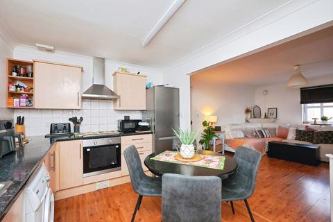 3 bed property, in Station Road, £180,000