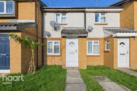 2 bed property, in Abbey Close, £400,000