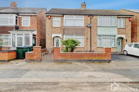 3 bed property, in Gleneagles Road, £250,000