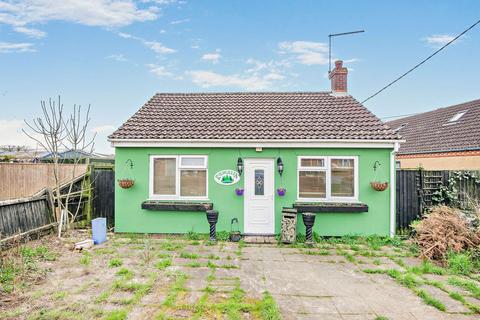 5 bed property, in High Road, £380,000