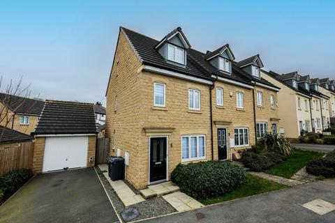 3 bed property, in Brompton Drive, £289,000