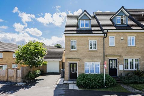 3 bed property, in Brompton Drive, £280,000