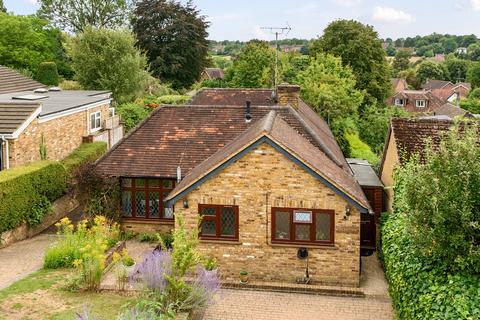 4 bed property, in Stylecroft Road, £829,950