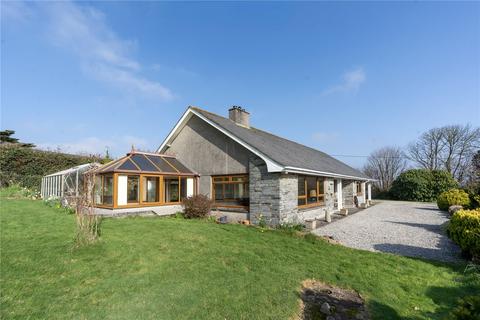 4 bed property, in Carsluick, £595,000