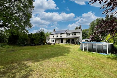 5 bed property, in Penstowe, £750,000