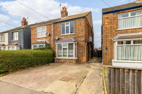 3 bed property, in St Johns Road, £205,000