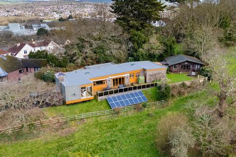 4 bed property, in Seymour Road, £795,000