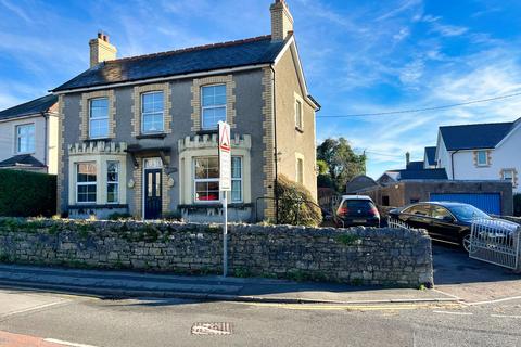 3 bed property, in Kenilworth, £495,000