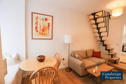 2 bed property, in King Street, £79,000