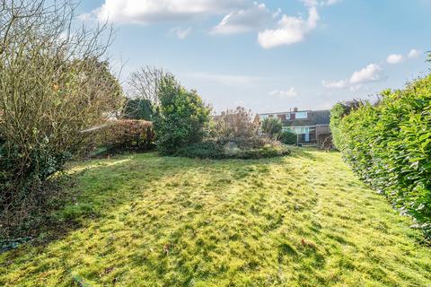 4 bed property, in Parkstone Road, £550,000