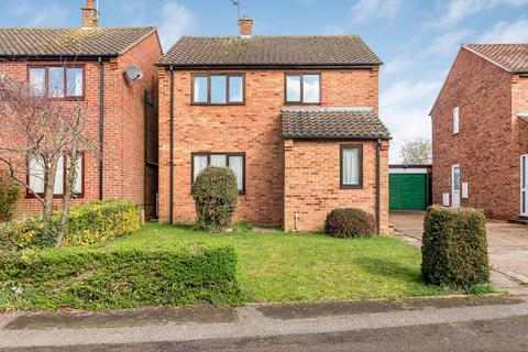 3 bed property, in Buckingham Drive, £375,000