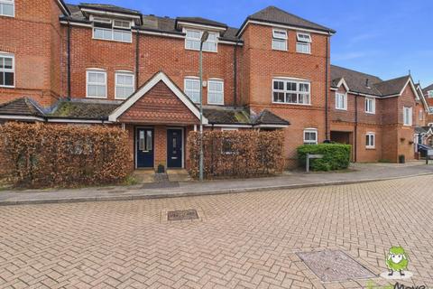 4 bed property, in Britannia Drive, £400,000
