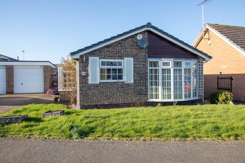 2 bed property, in Bowden Avenue, £220,000