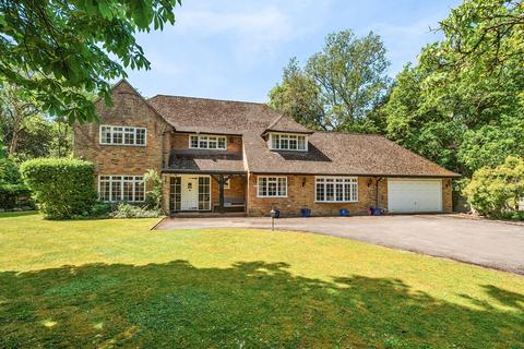 5 bed property, in 2 Dukes Kiln Drive, £1,450,000