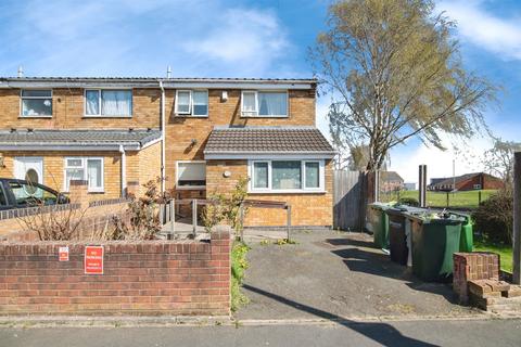 3 bed property, in Oxford Road, £120,000