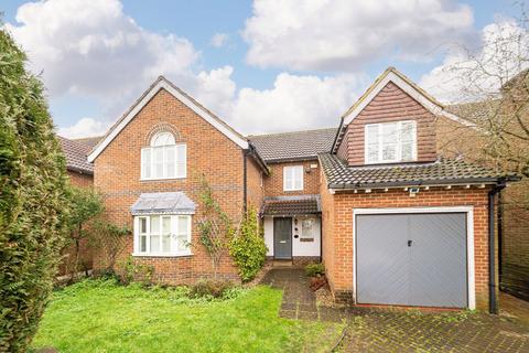 5 bed property, in Staniland Drive, £995,000
